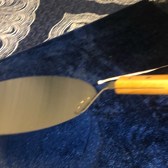 Pizza Server 10 inch circular    never been used. - Picture 3 of 7